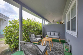 3 Mi to Beach Quaint Home with Patio in Hollywood